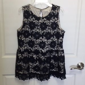 Navy & Cream Peplum Top 👚🌷